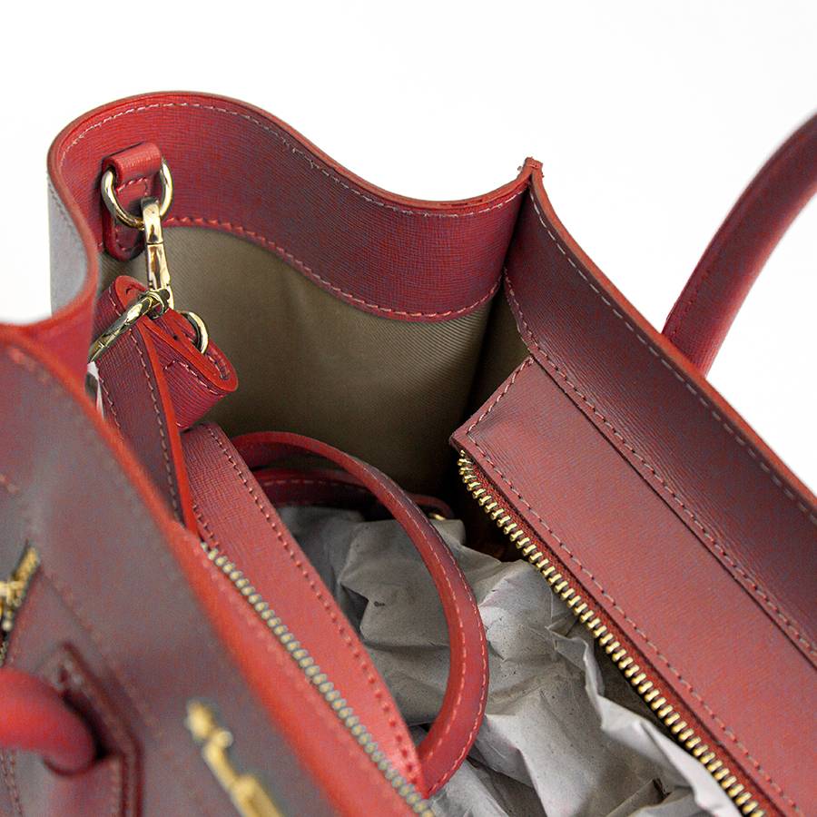Laura Di Maggio ALIA – Borsa a trapezio in pelle saffiano corallo Offerta