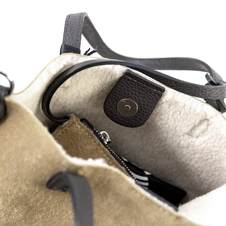 Laura Di Maggio TRUDI – borsa in camoscio ed eco montone taupe In Saldo