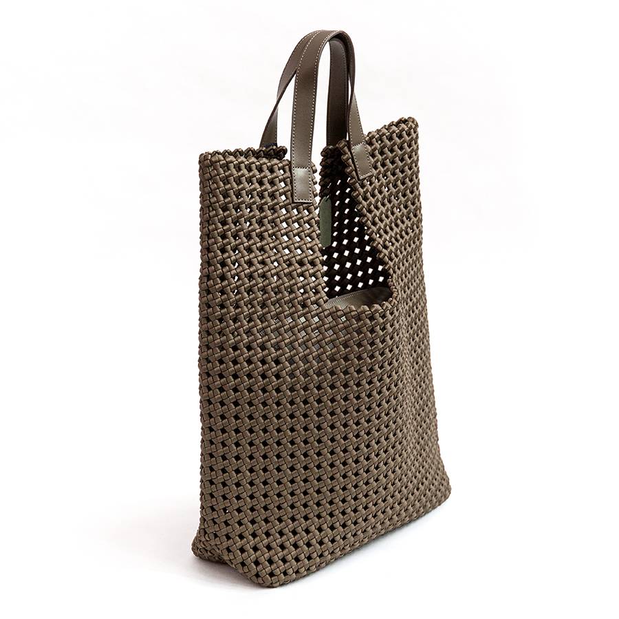 Laura Di Maggio KENDRA – Borsa intrecciata in raso taupe 2025