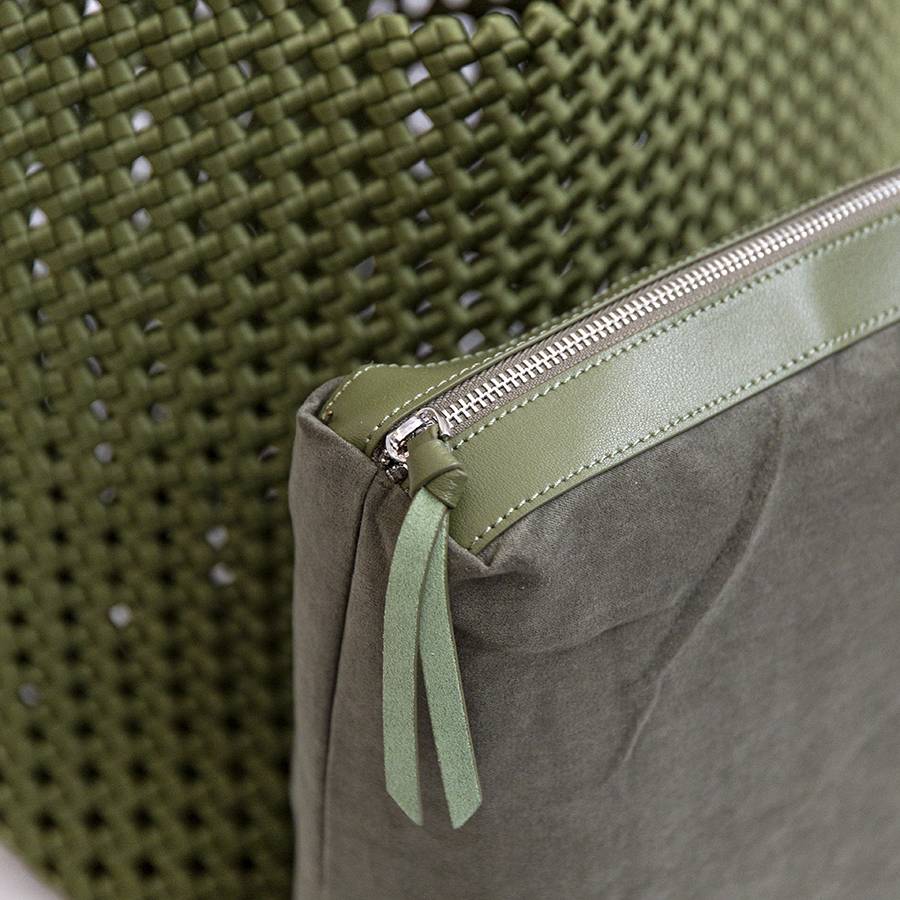 Laura Di Maggio KENDRA – Borsa intrecciata in raso verde In Linea