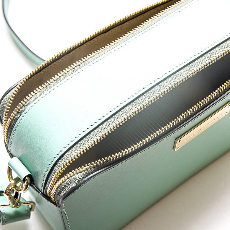 Laura Di Maggio ANDY – Borsa saponetta in pelle turchese Sottocosto