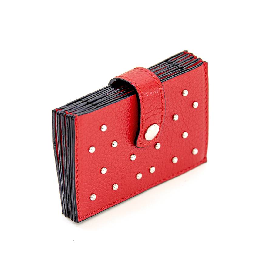 Laura Di Maggio CREDIT CARD – credit card rosso con borchie Pezzi Unici