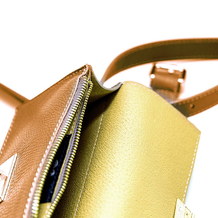 Laura Di Maggio CAROL – marsupio cuoio con chiusura oro Shopping Online