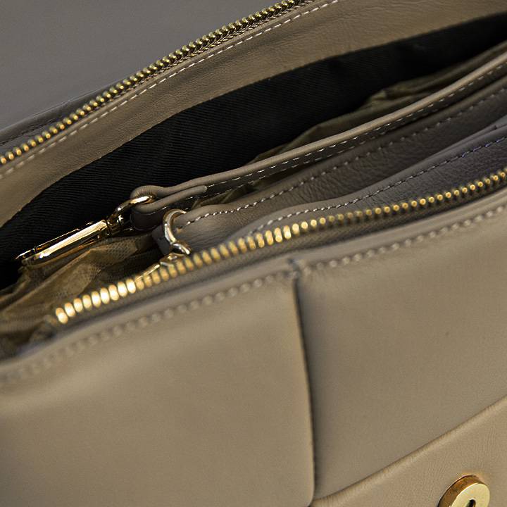 Laura Di Maggio DOLCE – Borsa in nappa trapuntata taupe Sconto
