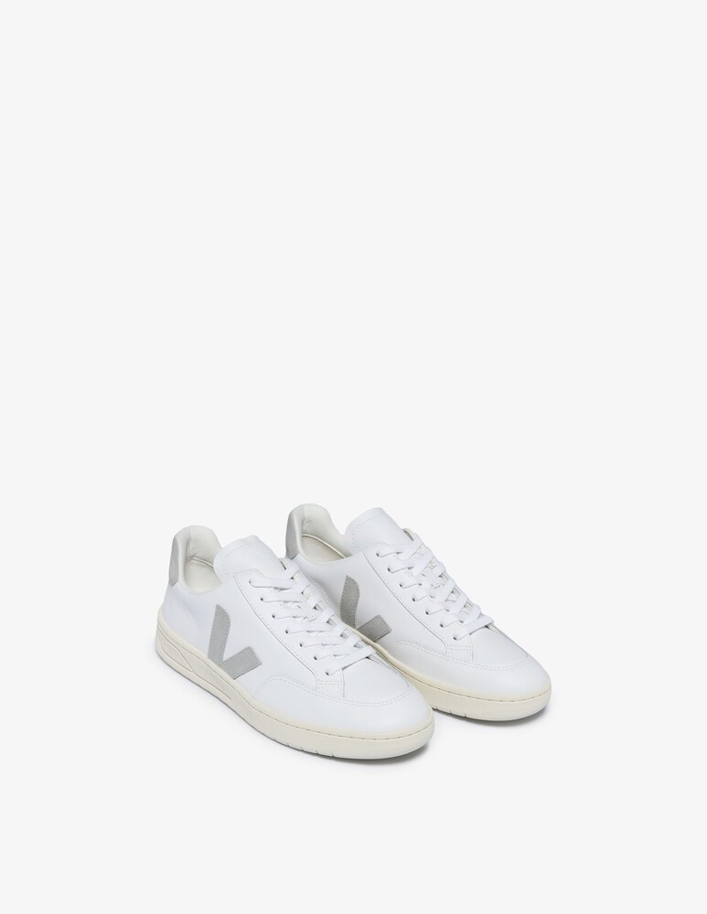 Veja Sneakers in pelle V-12 Spedizione Gratuita