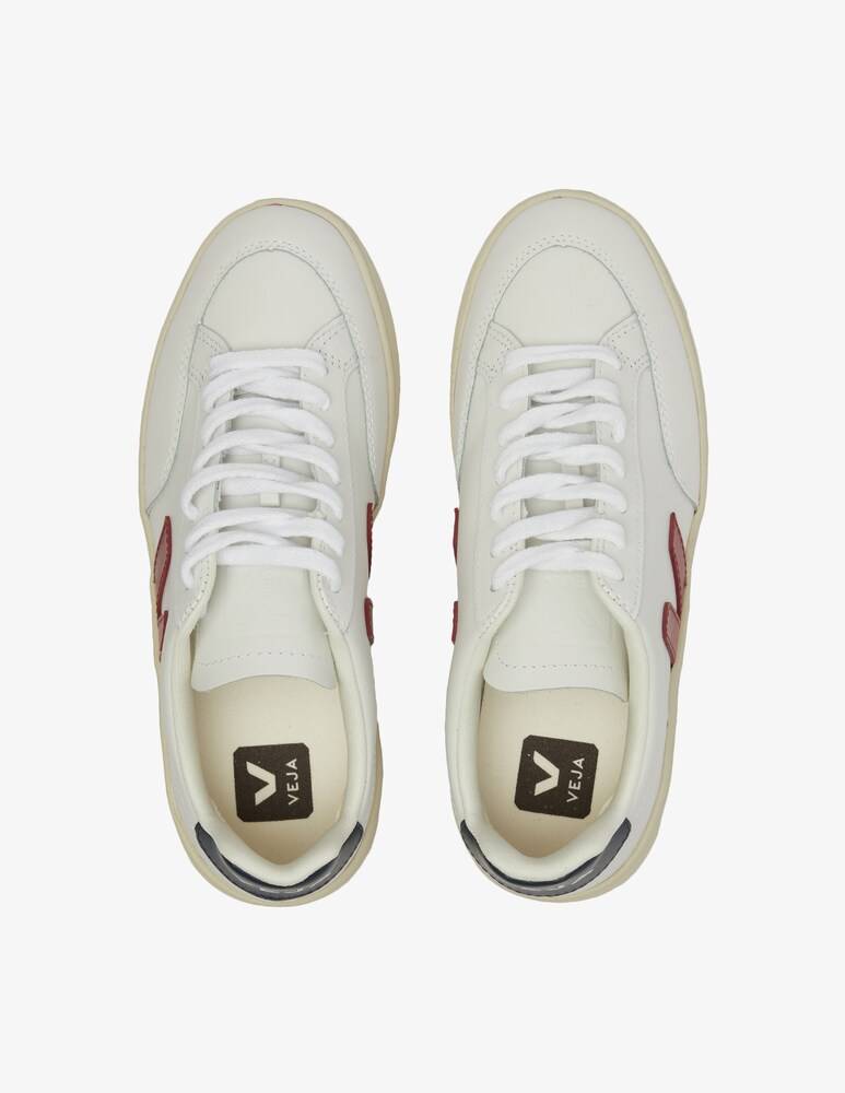 Veja Sneakers in pelle V-12 Latest fashion