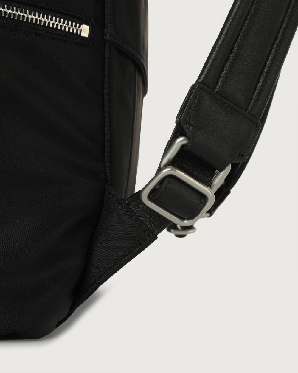 Orciani Zaino Nobuckle Planet in eco-nylon Convenienza