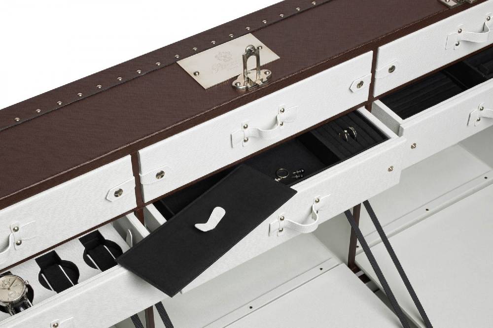 Pineider Baule fasciato, realizzato in pelle di vitello. Dimensione grande 120x51x51cm Pezzi Unici