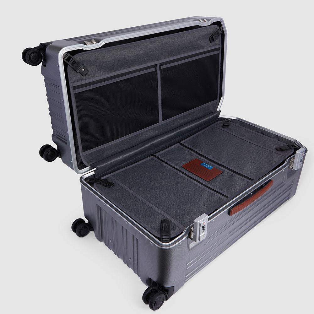 Piquadro Hardside spinner in trunk shape Offerta
