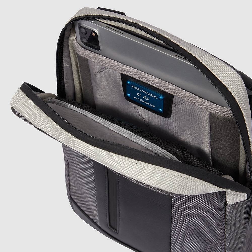 Piquadro iPad® crossbody bag Vendita Economica