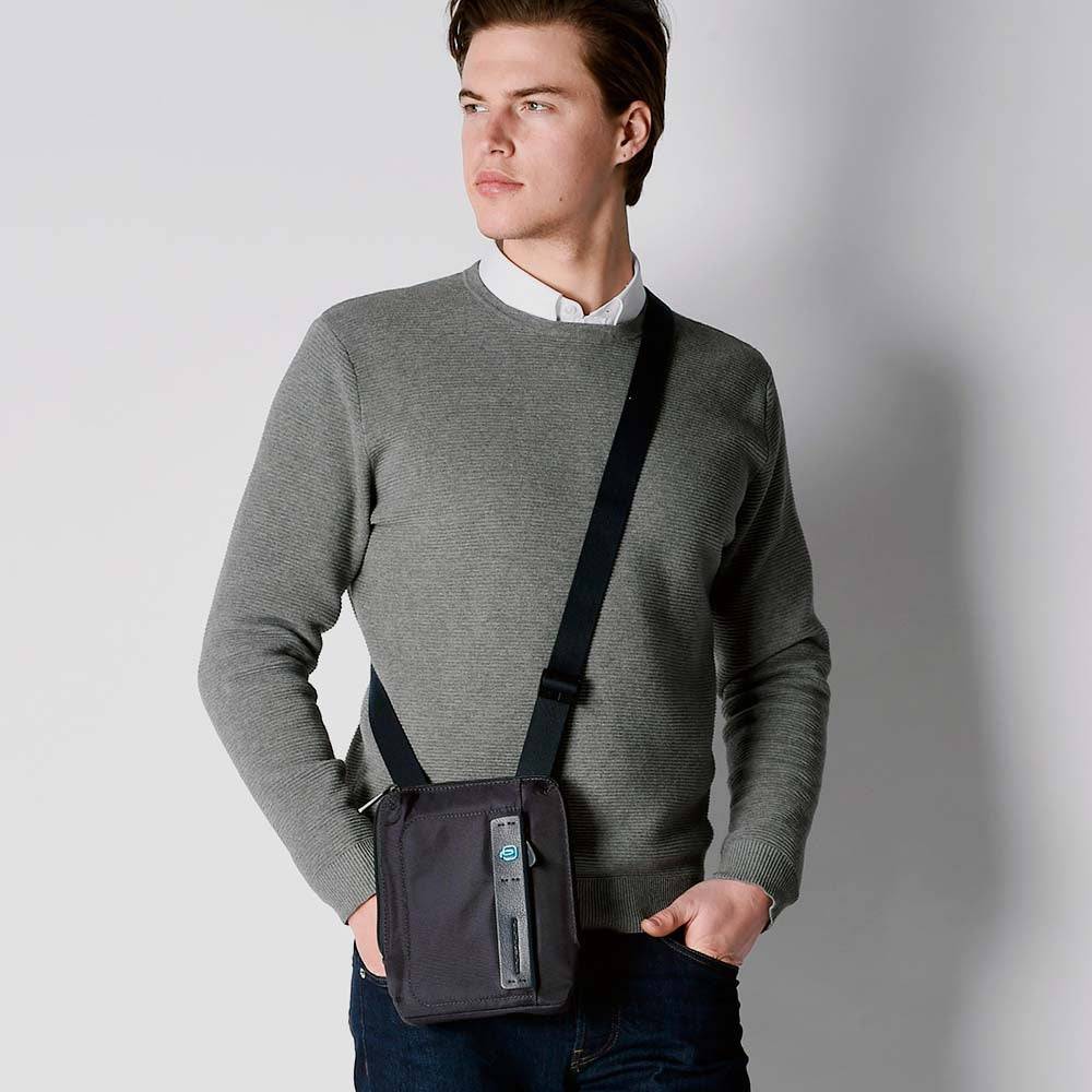 Piquadro Organised pocket cross-body bag with iPad®mini In Linea