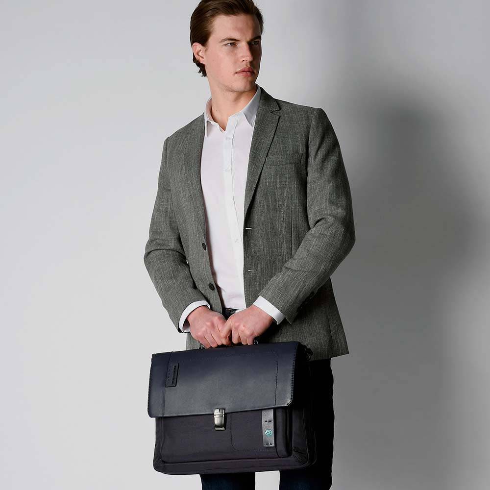 Piquadro Flap-over, expandable computer bag 15" In Linea