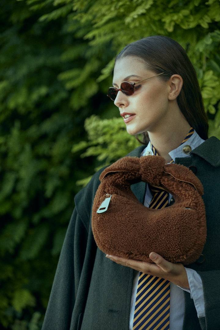 Roberta Gandolfi Bunny Teddy mini bag in shearling con tracolla in pelle staccabile Offerte