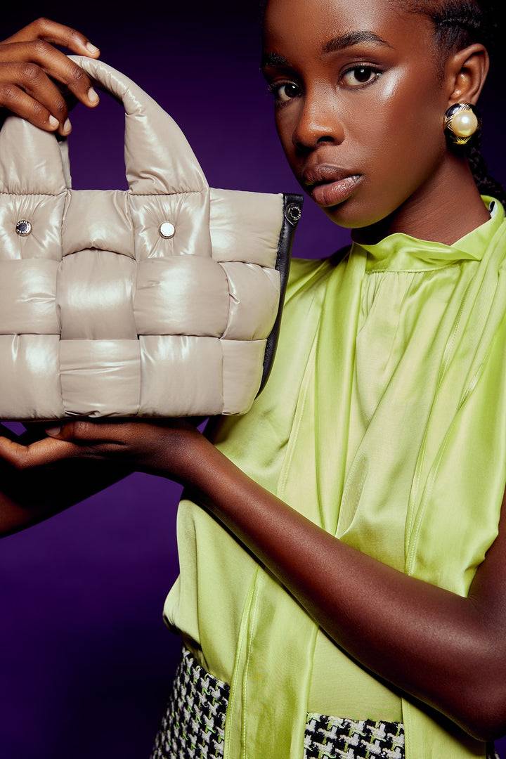 Roberta Gandolfi Greta Mini borsa in tessuto antigoccia imbottita ed intrecciata a mano con finiture in pelle 2025