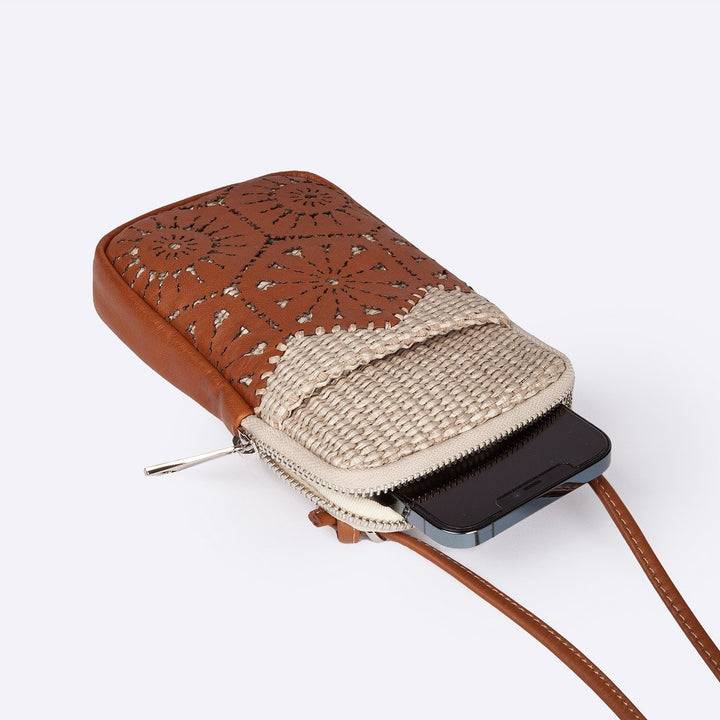 Roberta Gandolfi Giulia phone holder in rafia e pelle il pannello tagliato al laser è interamente cucito a mano con tracolla staccabile Negozi Online