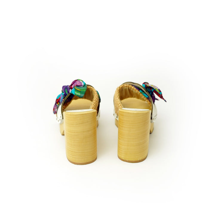 Roberta Gandolfi Diva Chain sandali in legno incrociato con platform in rafia e stampa fiocco tropical Sottocosto