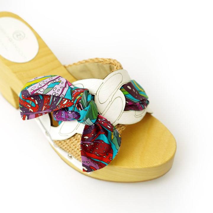 Roberta Gandolfi Diva Chain sandali in legno incrociato con platform in rafia e stampa fiocco tropical Sottocosto
