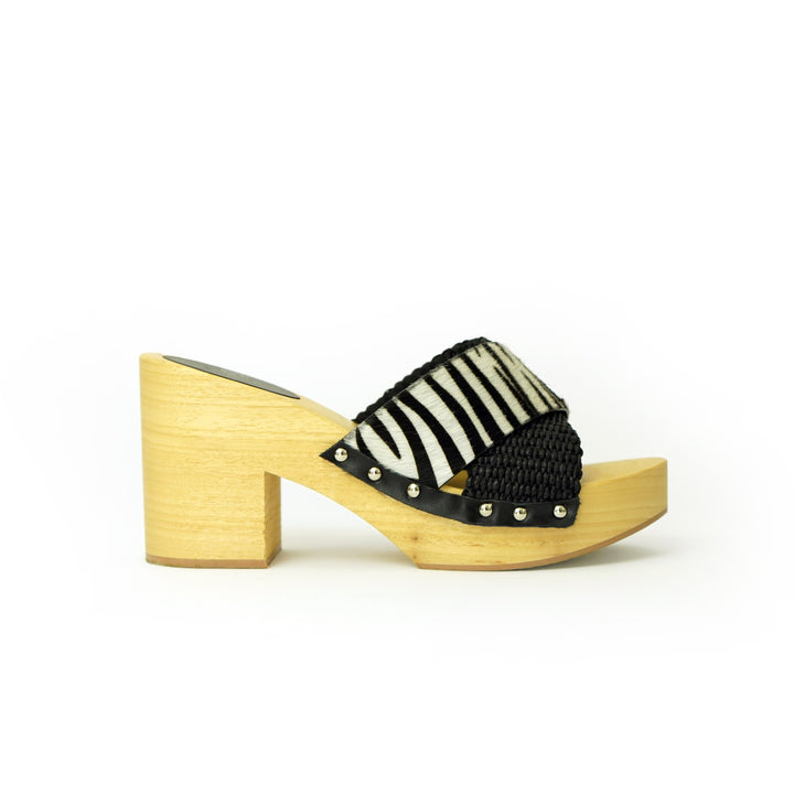 Roberta Gandolfi Diva Zebra sandali in legno incrociato con platform in rafia e pony stampa animalier Black Friday