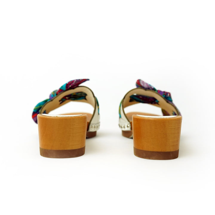 Roberta Gandolfi Lola Chain sandali in legno e pelle di vitello con fiocco stampa tropical Economico