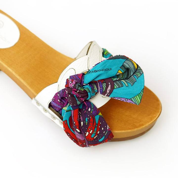 Roberta Gandolfi Lola Chain sandali in legno e pelle di vitello con fiocco stampa tropical Economico
