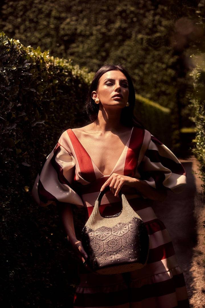 Roberta Gandolfi Giulia Handbag in rafia e pelle il pannello tagliato al laser è interamente cucito a mano con tracolla staccabile Saldi