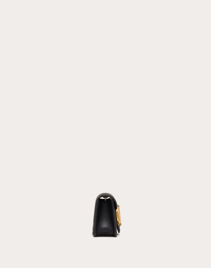 Valentino Handbags Borsa Piccola A Spalla Valentino Garavani Locò In Vitello per Donna in Nero | Valentino IT Moda