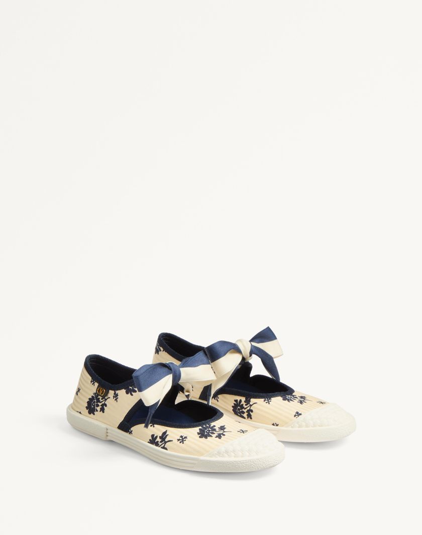Valentino Handbags Sneaker Ballerina Bay By Bay In Tessuto Papier Floral per Donna in Blu/avorio | Valentino IT Acquista Ora