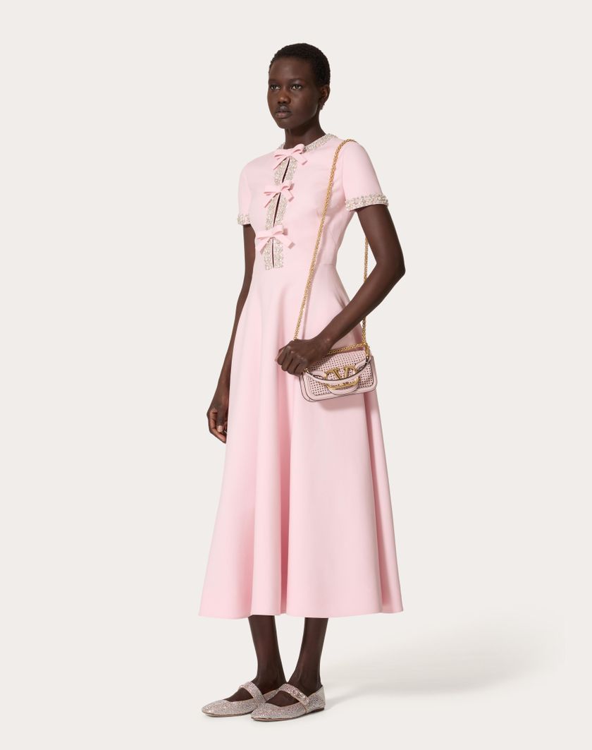 Valentino Handbags Borsa Piccola A Spalla Valentino Garavani Locò In Pelle Intrecciata per Donna in Rose Quartz | Valentino IT Spedizione Gratuita