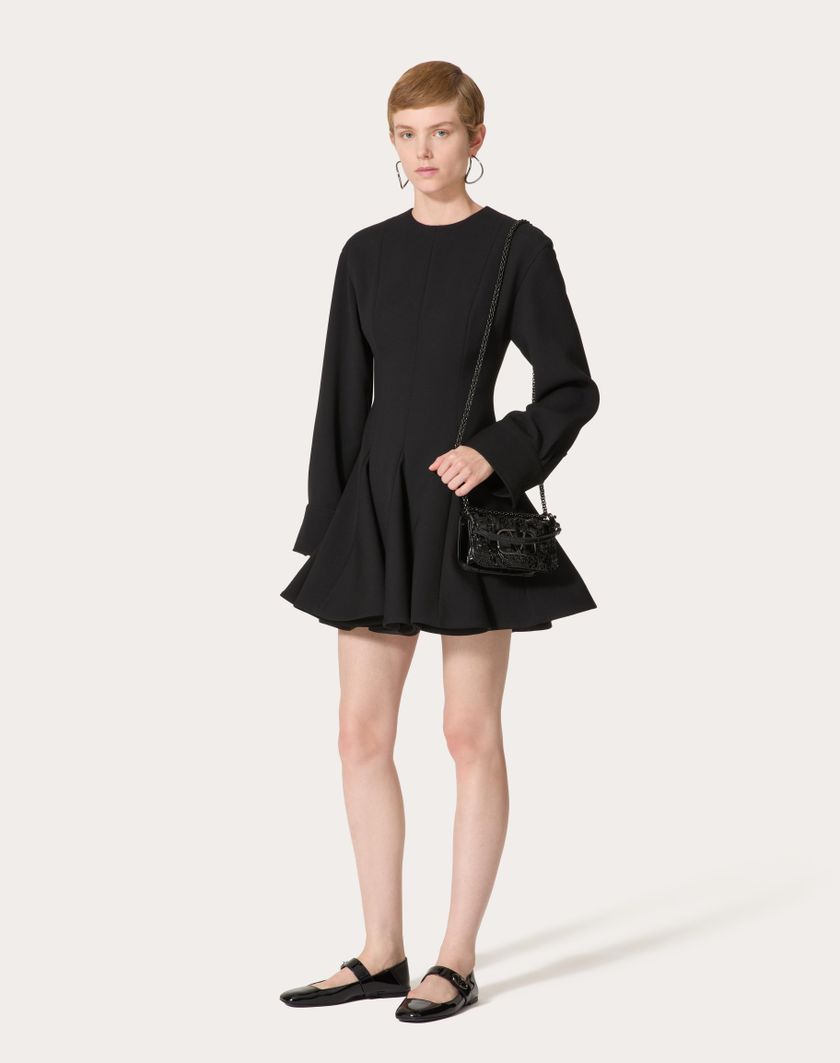 Valentino Handbags Borsa Piccola A Spalla Valentino Garavani Locò Ricamata In Anguilla per Donna in Nero | Valentino IT Soddisfazione Garantita