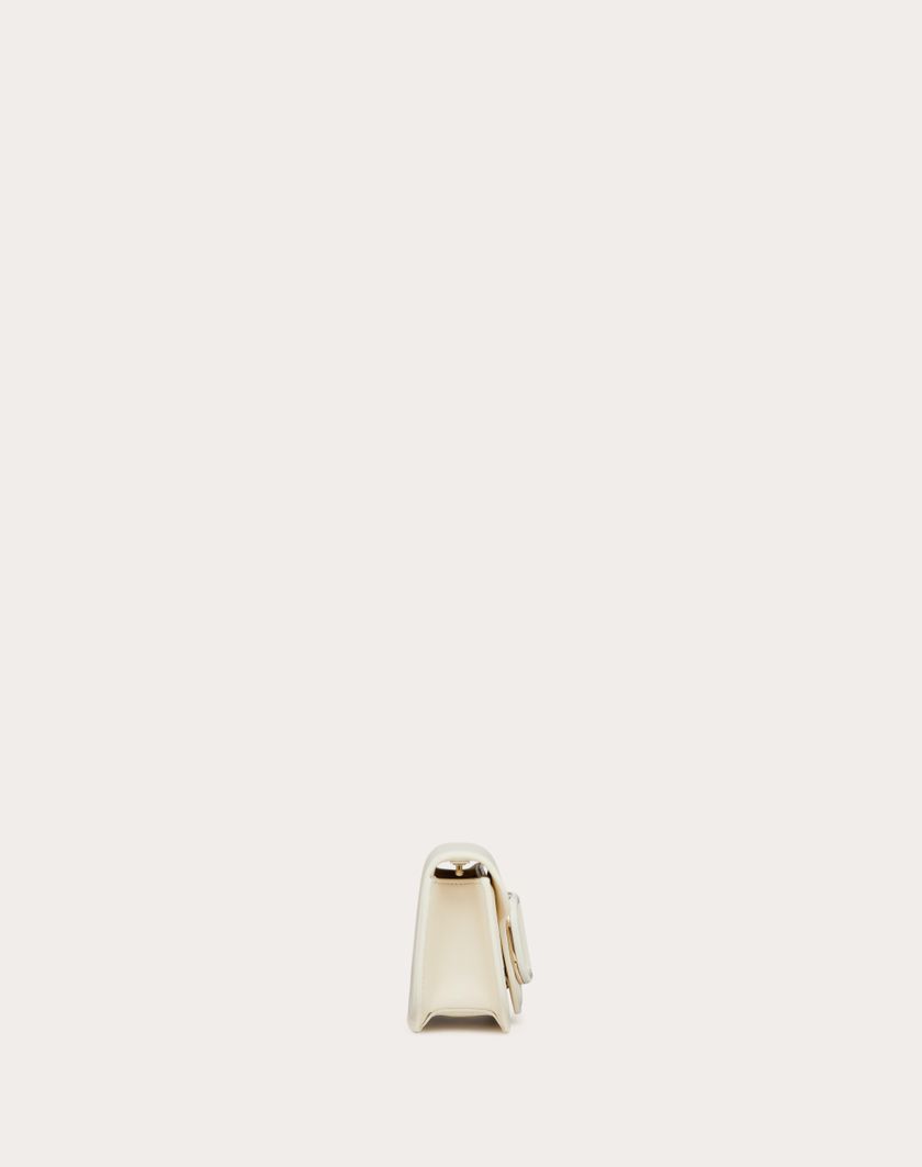 Valentino Handbags Borsa Piccola A Spalla Valentino Garavani Locò In Vitello per Donna in Avorio | Valentino IT Negozi Online