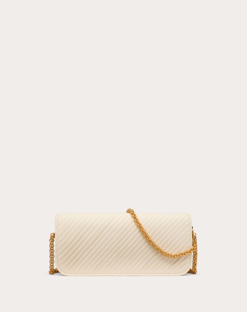 Valentino Handbags Borsa A Spalla Valentino Garavani Locò In Nappa Plissettata per Donna in Nero | Valentino IT Shopping Online