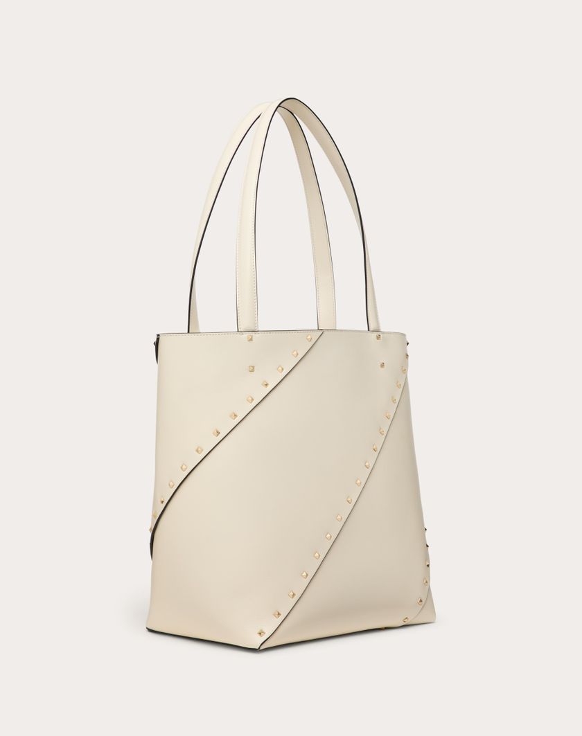 Valentino Handbags Borsa Shopping Valentino Garavani Valentino Garavani Rockstud Wispy In Vitello per Donna in Tabacco | Valentino IT Italia