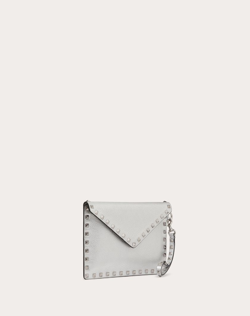 Valentino Handbags Pochette Rockstud In Vitello Granato Metallizzato per Donna in Argento | Valentino IT Moda