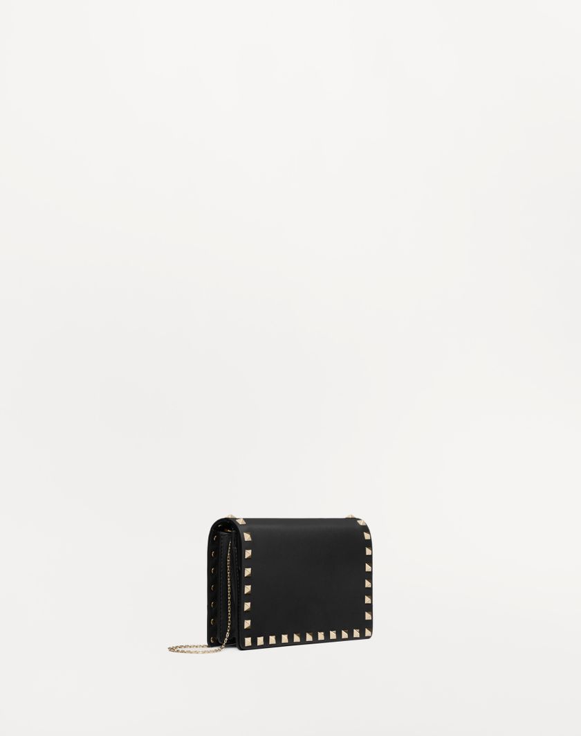 Valentino Handbags Pouch Con Catena Rockstud In Vitello per Donna in Poudre | Valentino IT Nuovo