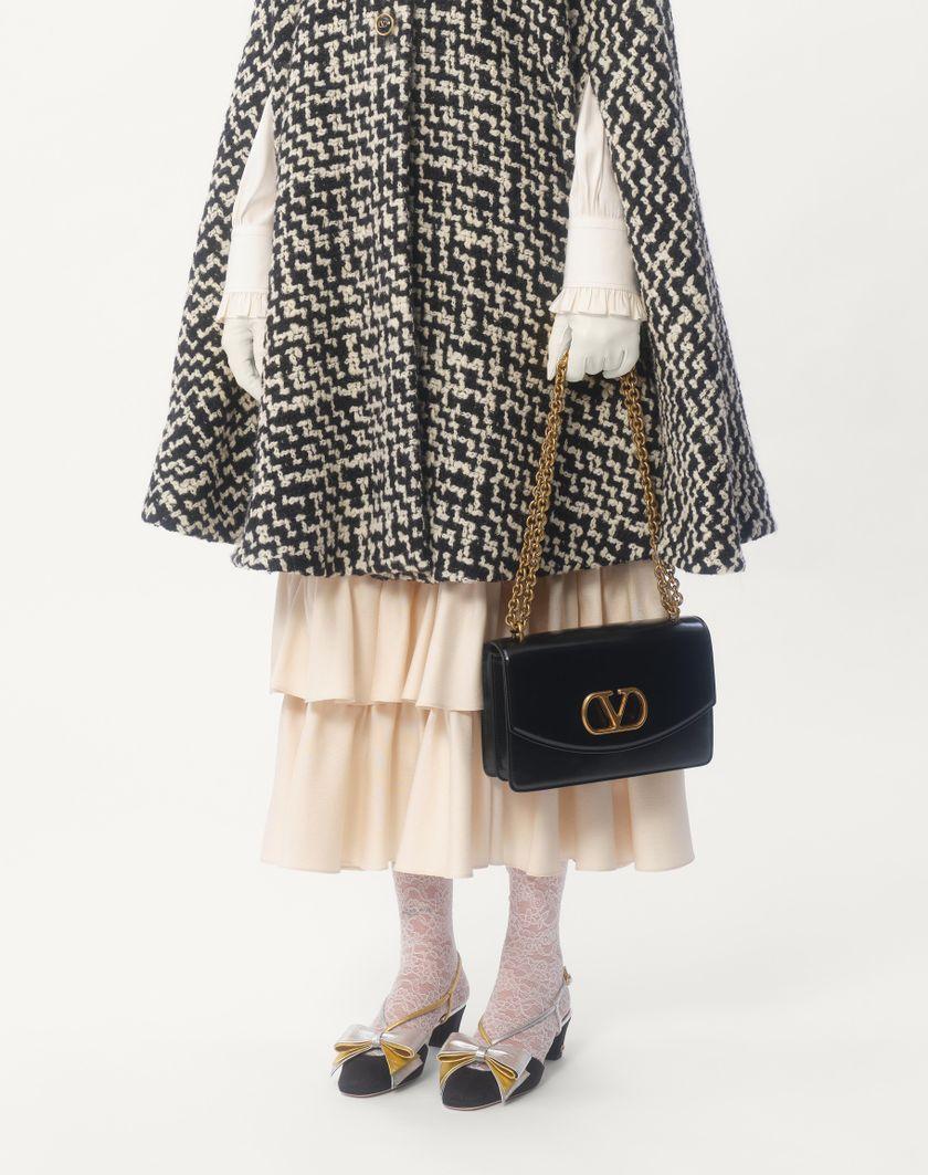 Valentino Handbags Cappa In Geometric Tweed per Donna in Avorio/nero | Valentino IT Italia
