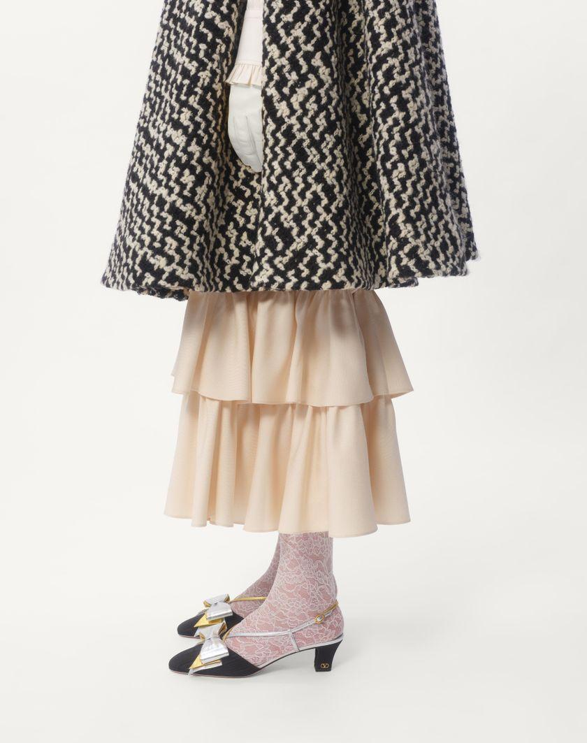 Valentino Handbags Cappa In Geometric Tweed per Donna in Avorio/nero | Valentino IT Italia