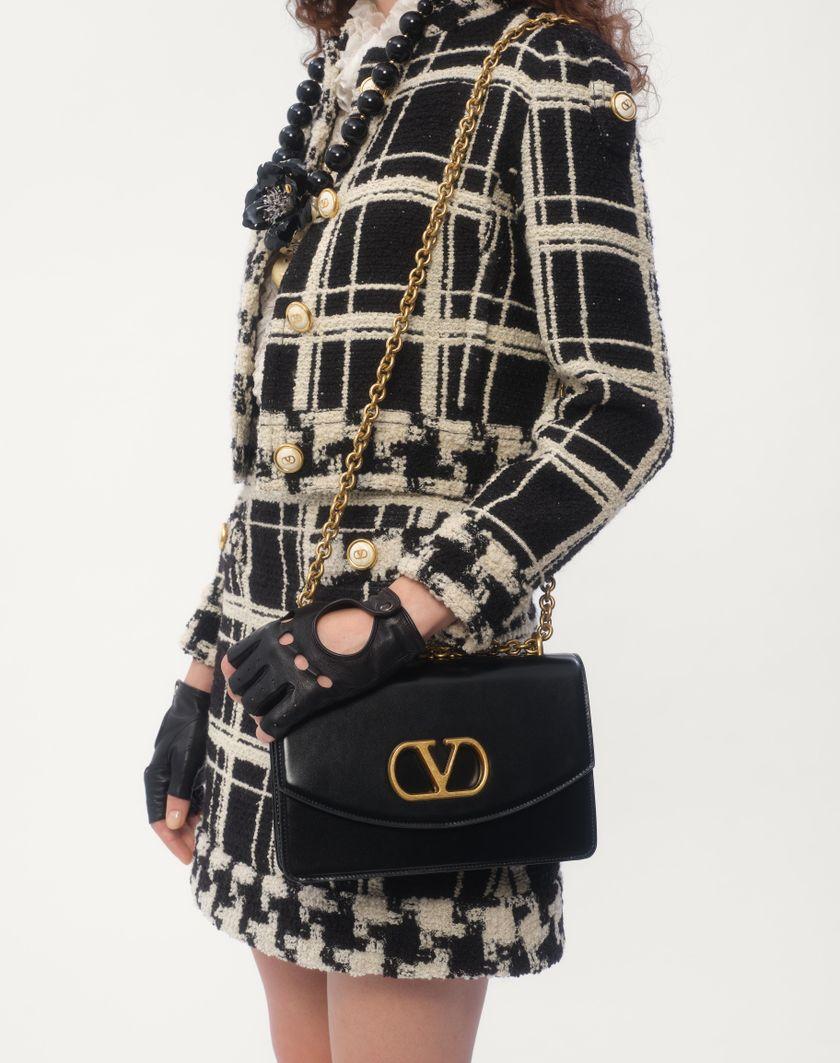 Valentino Handbags Caban In Macro Check Tweed per Donna in Nero/avorio | Valentino IT Qualità