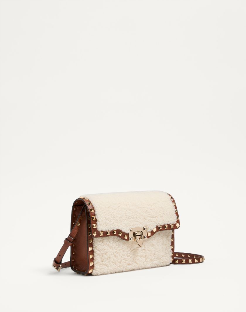 Valentino Handbags Borsa Piccola A Tracolla Valentino Garavani Rockstud In Shearling per Donna in Naturale/selleria | Valentino IT Hotsell