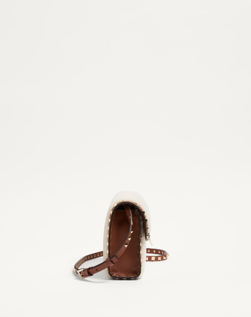 Valentino Handbags Borsa Piccola A Tracolla Valentino Garavani Rockstud In Shearling per Donna in Naturale/selleria | Valentino IT Hotsell