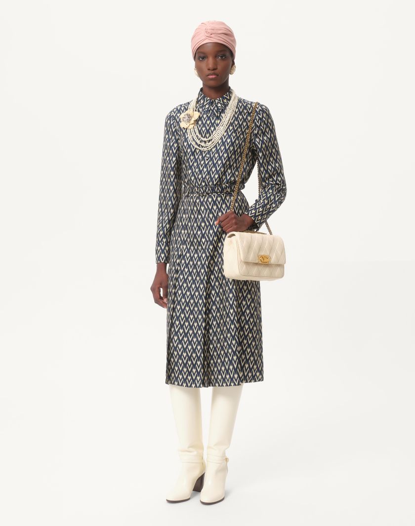 Valentino Handbags Camicia In Twill Toute La V per Donna in Nero/avorio | Valentino IT 2025